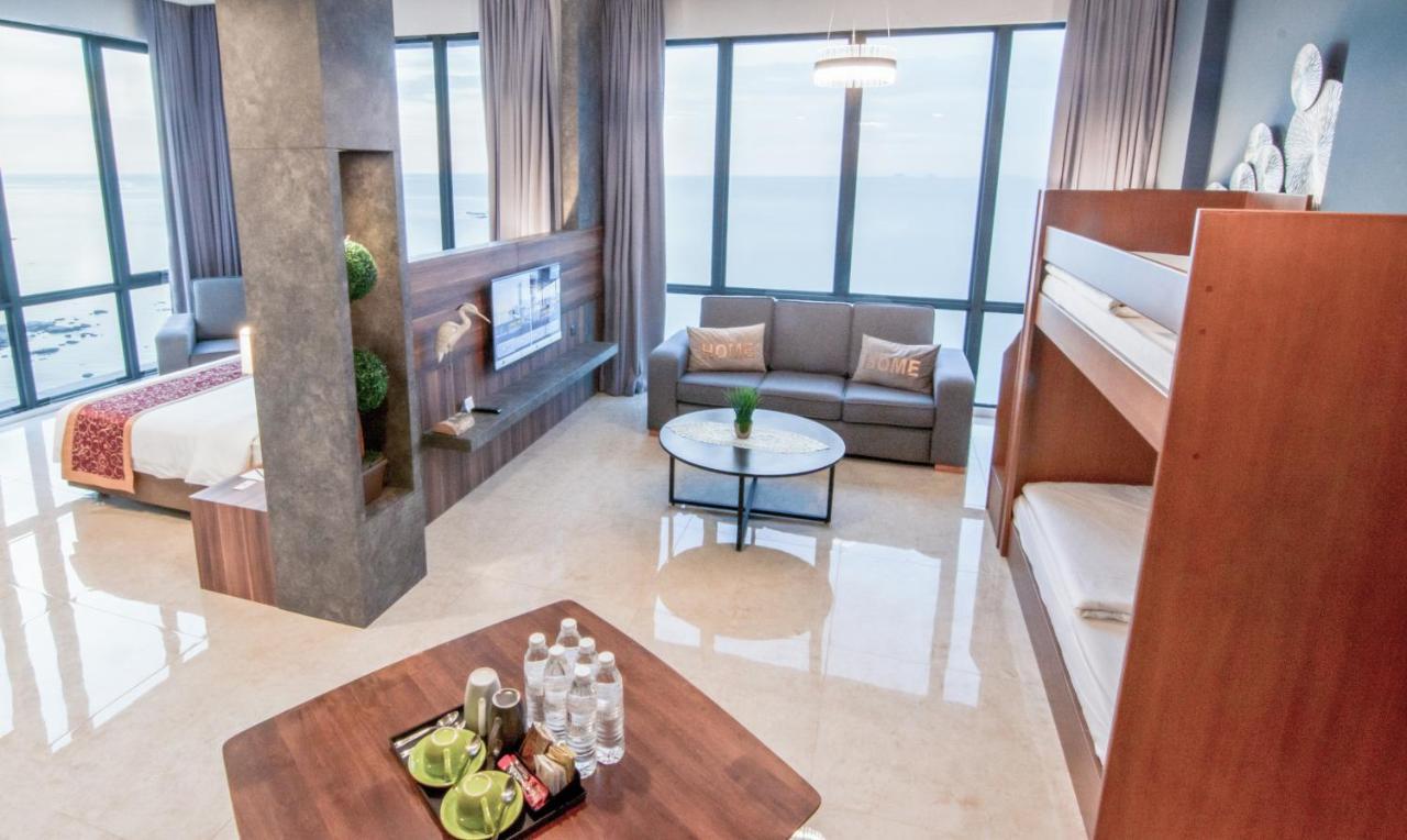 Hompton Hotel By The Beach George Town Dış mekan fotoğraf
