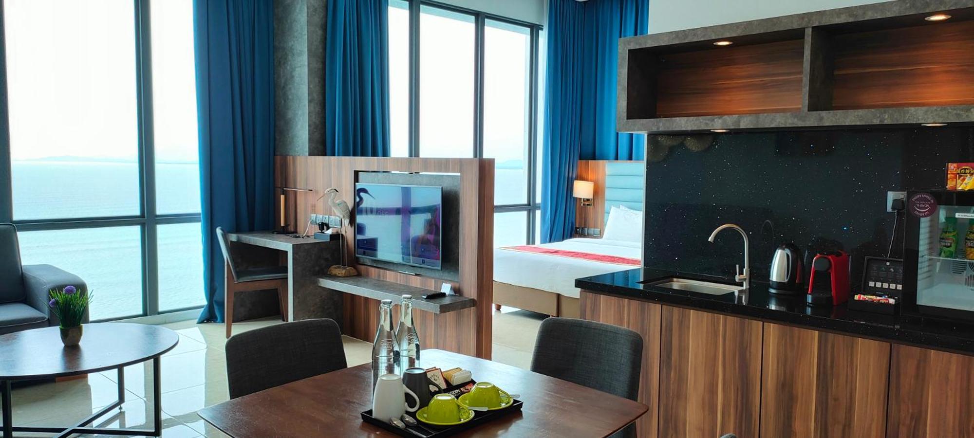 Hompton Hotel By The Beach George Town Oda fotoğraf